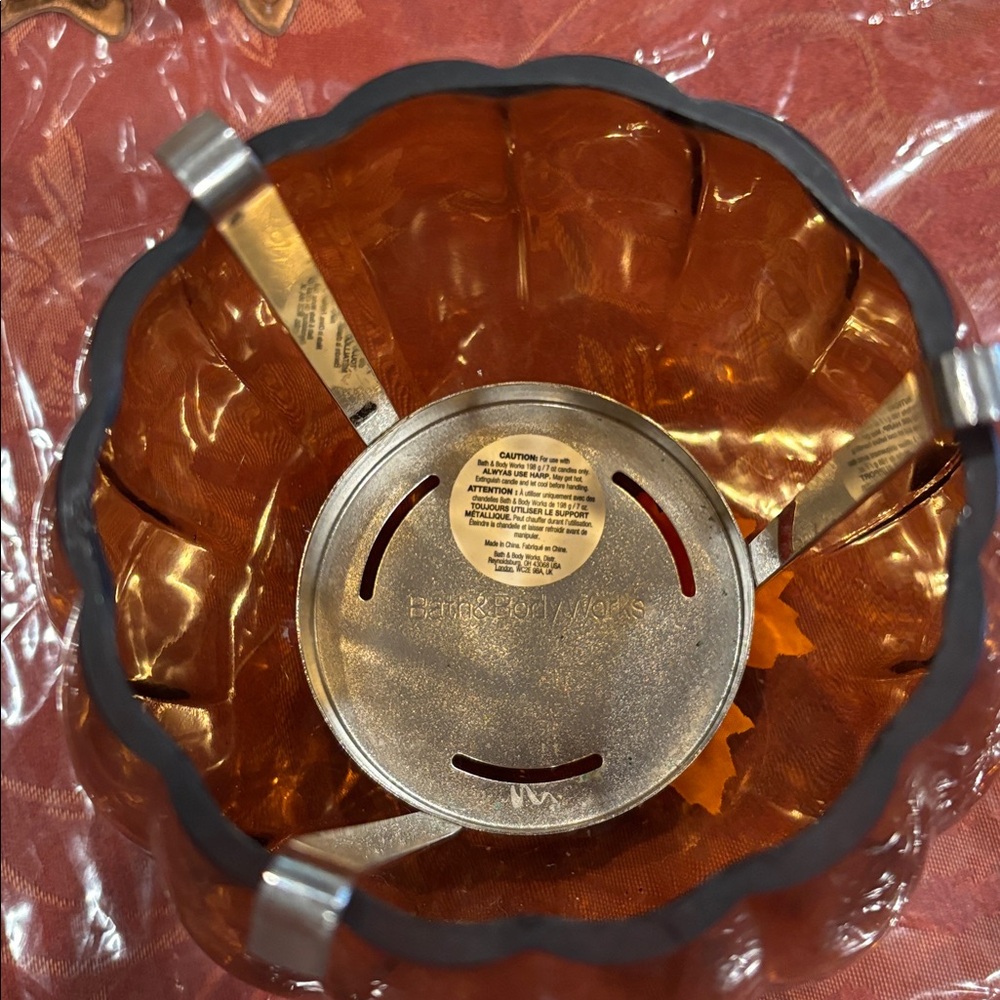 Bath & Body Works Pumpkin Glass Single-Wick Candle Holder - Picture 2 of 4